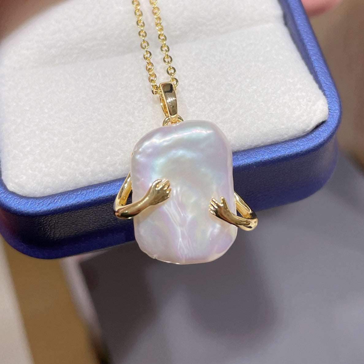 Plated with 14K Gold To Hug You from the Back Square Pearl Necklace