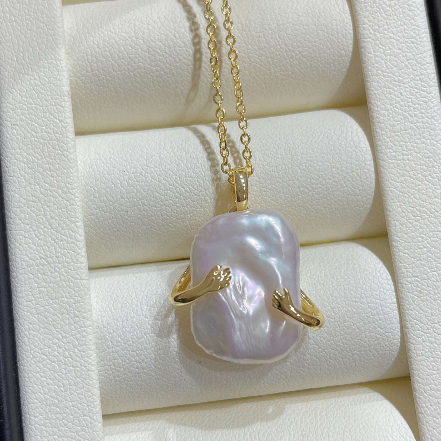 Plated with 14K Gold To Hug You from the Back Square Pearl Necklace